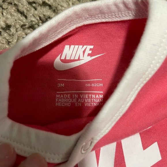 Nike Sleeper - Picture 2 of 2